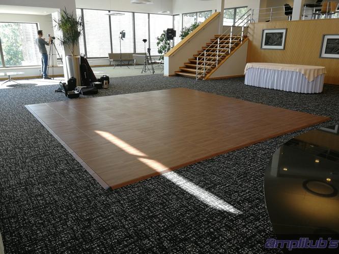 Piste de danse design couleur chène - 5.60 X 4.8m - 27m² 